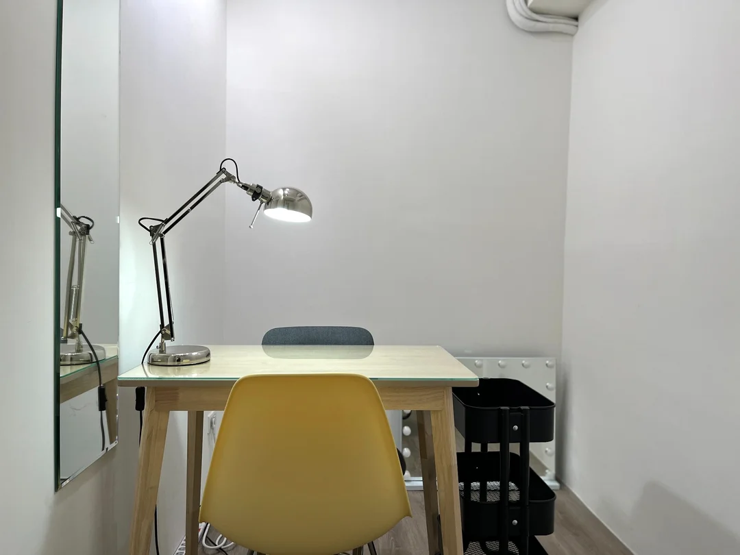 美甲工作桌細節